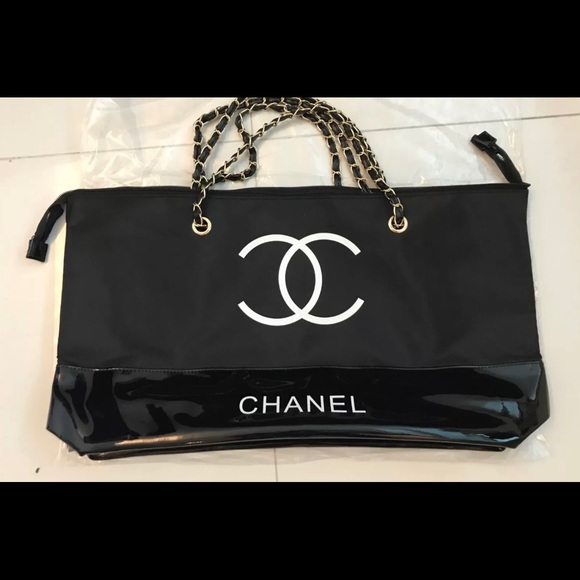 CHANEL Handbags - Chanel XL VIP Gift Tote w/Chain handle authentic!